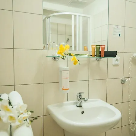 Отель Inos 3*