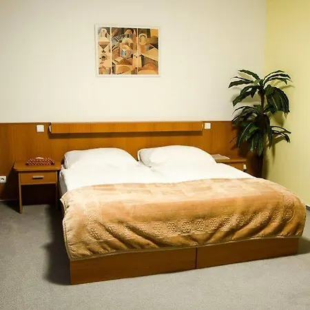 Inos 3* Prag